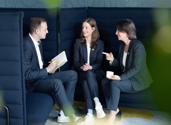 HANSA_Fondsloesungen_services25.jpg